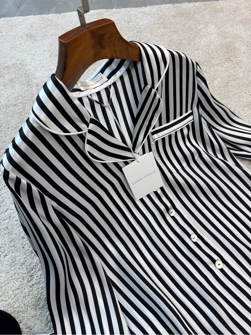 NWOT Olivia von Halle Women's Satin Silk Pajama Set in Stripes, Size S - Picture 4 of 8